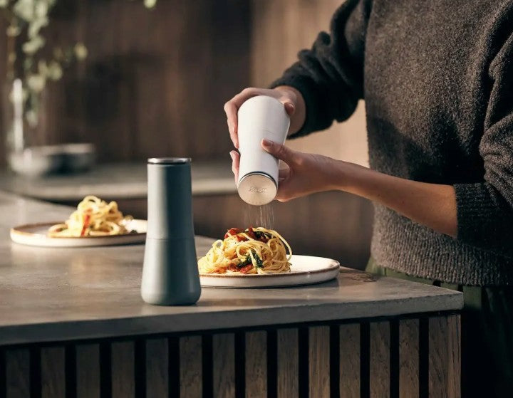 JOSEPH JOSEPH MILLTOP SALT +PEPPER SET | J95036